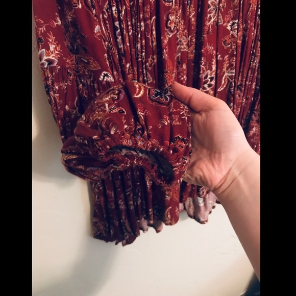 Altar’d State Brick Red Paisley Boho Peasant Top. - Picture 5 of 7